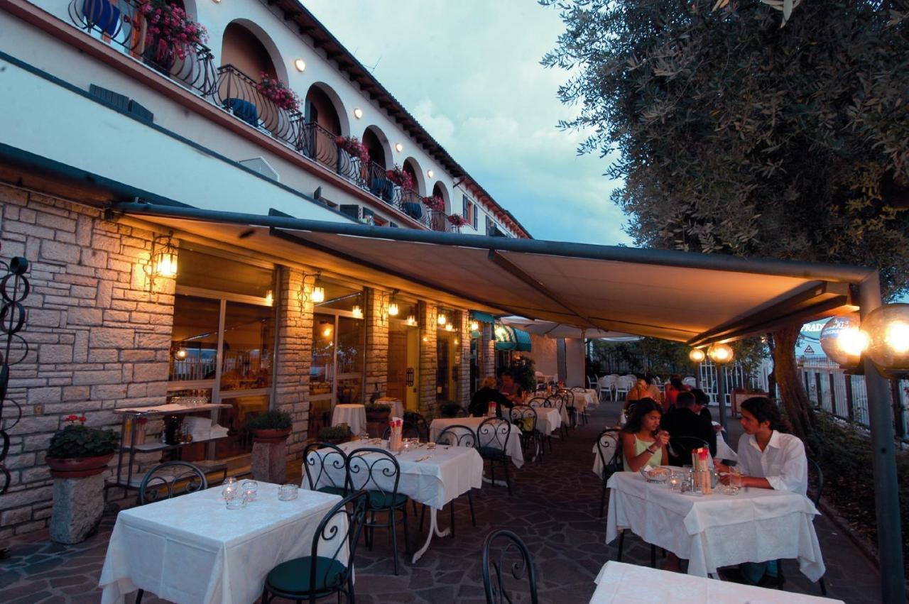 Hotel Fraderiana Torri Del Benaco Exteriör bild